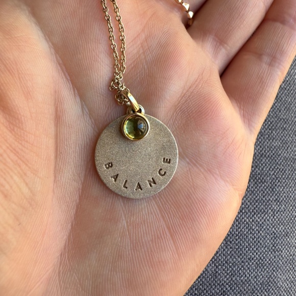 RARE Mejuri Peridot and Gold "Balance" Pendant Necklace - Picture 3 of 5